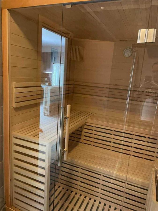 Luxurious 6 Bedroom Villa In A Great Location Chalkís Kültér fotó