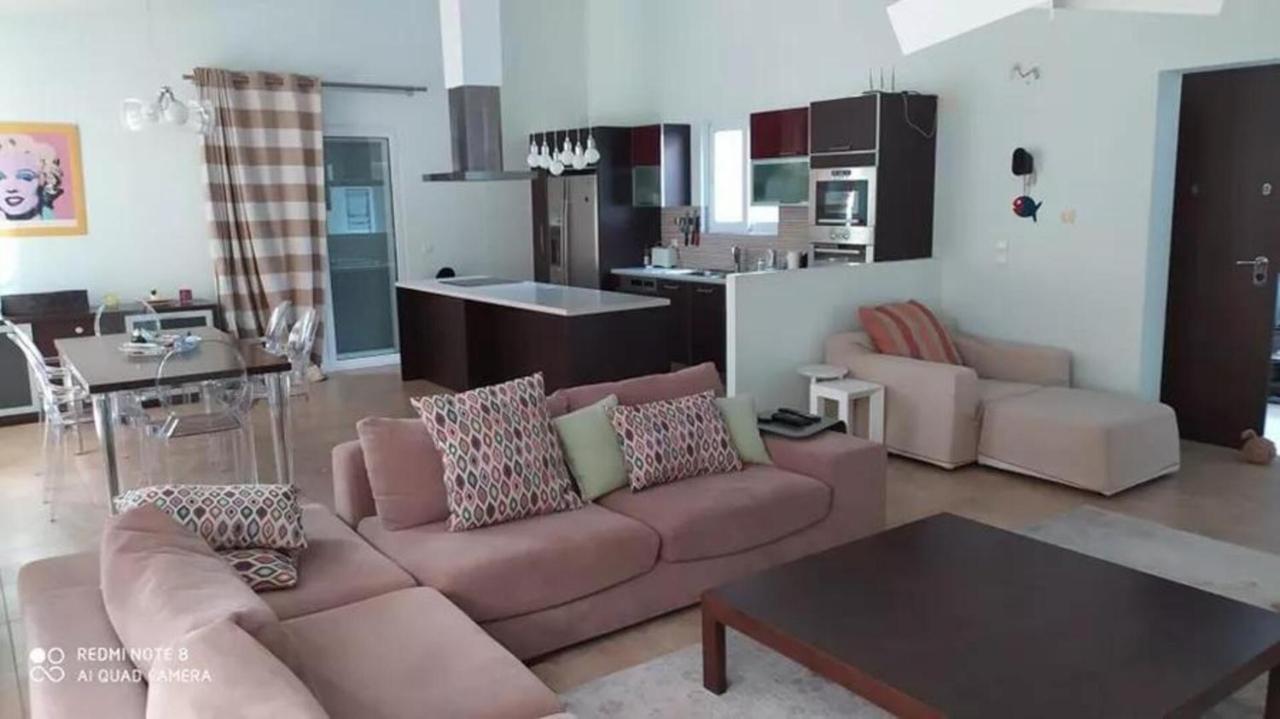 Luxurious 6 Bedroom Villa In A Great Location Chalkís Kültér fotó