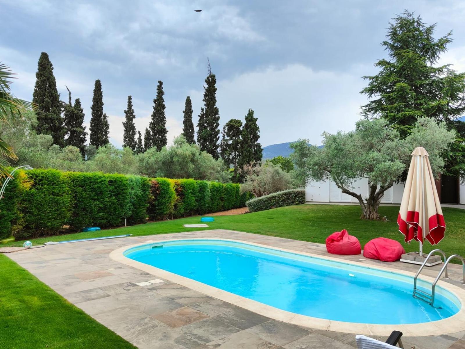 Luxurious 6 Bedroom Villa In A Great Location Chalkís Kültér fotó